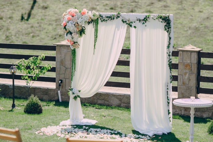 Top 4 DIY Wedding Tips & Tricks